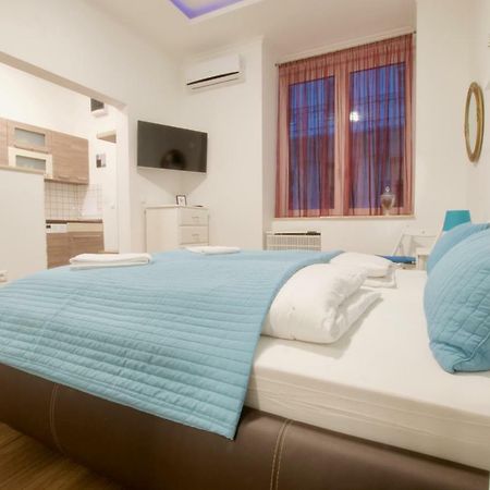 Standard Apartment By Hi5 -Baross Square Βουδαπέστη Εξωτερικό φωτογραφία