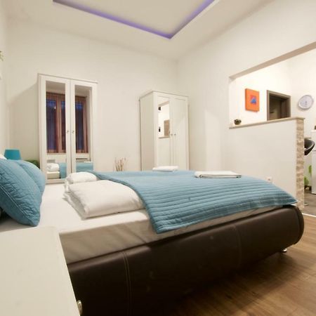 Standard Apartment By Hi5 -Baross Square Βουδαπέστη Εξωτερικό φωτογραφία