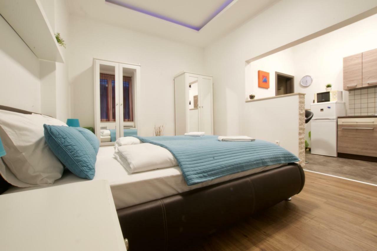 Standard Apartment By Hi5 -Baross Square Βουδαπέστη Εξωτερικό φωτογραφία